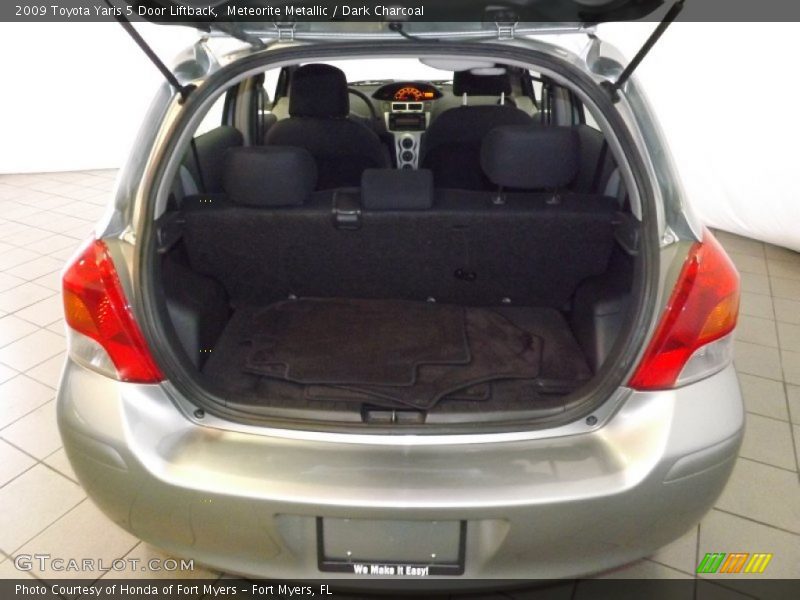 Meteorite Metallic / Dark Charcoal 2009 Toyota Yaris 5 Door Liftback