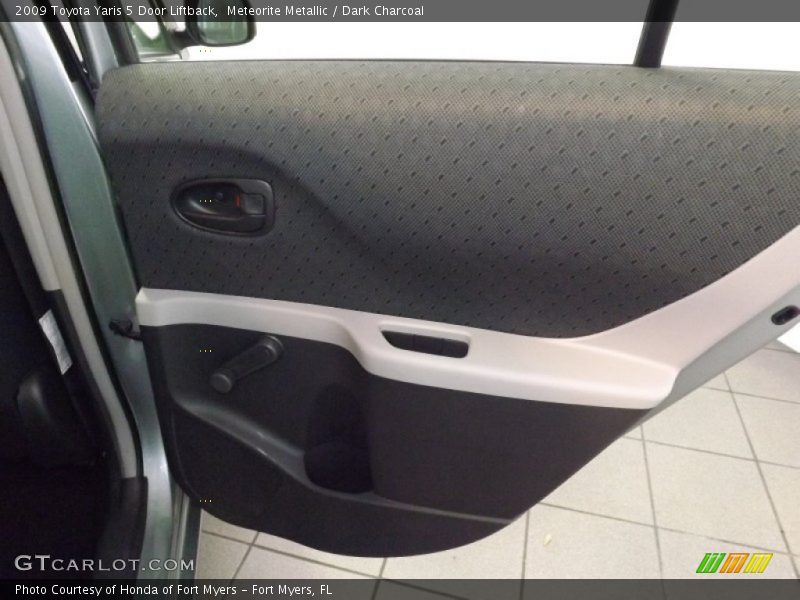 Meteorite Metallic / Dark Charcoal 2009 Toyota Yaris 5 Door Liftback