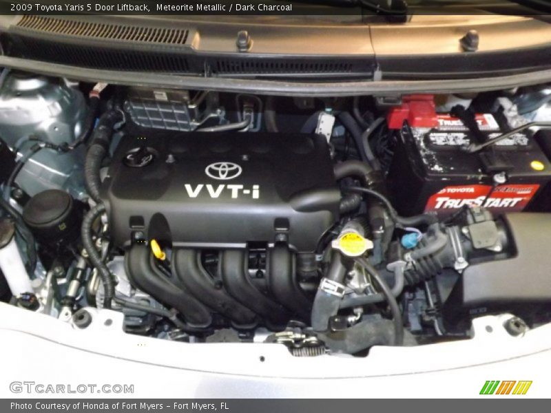 Meteorite Metallic / Dark Charcoal 2009 Toyota Yaris 5 Door Liftback