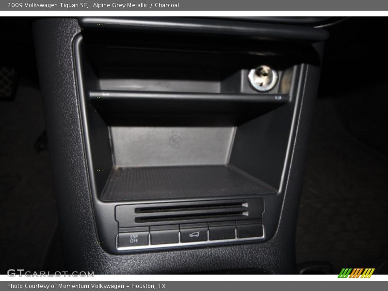 Alpine Grey Metallic / Charcoal 2009 Volkswagen Tiguan SE