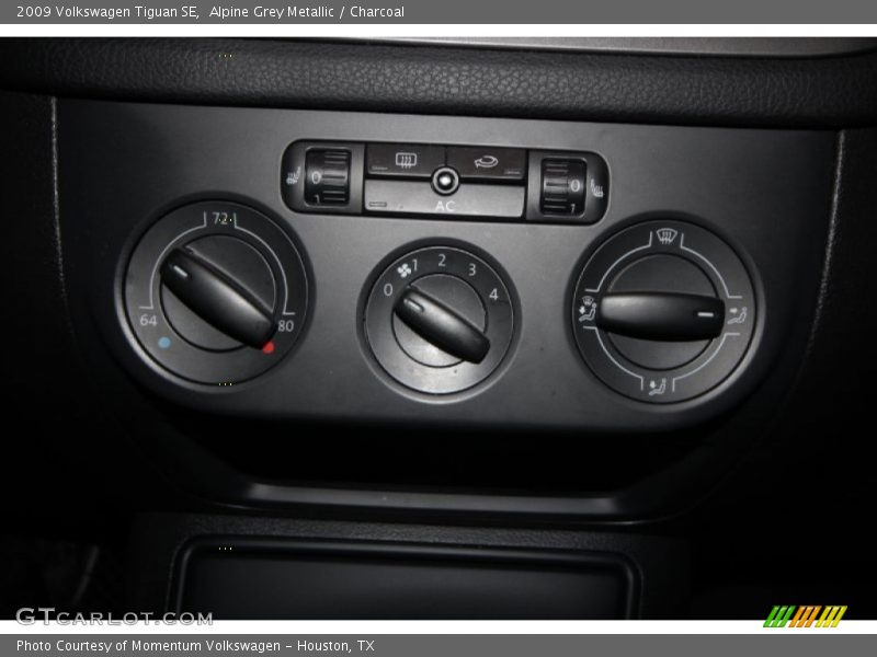 Alpine Grey Metallic / Charcoal 2009 Volkswagen Tiguan SE