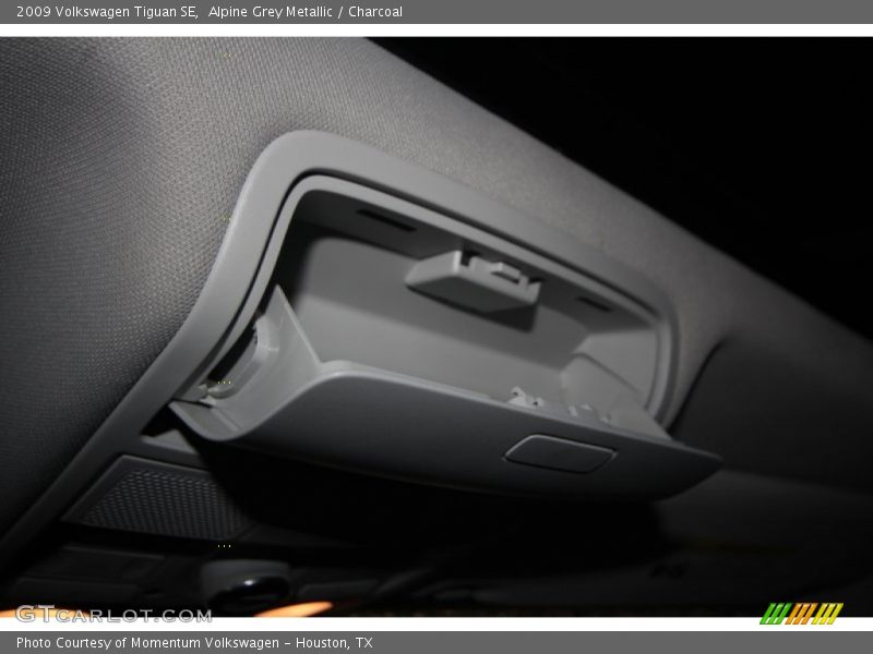 Alpine Grey Metallic / Charcoal 2009 Volkswagen Tiguan SE