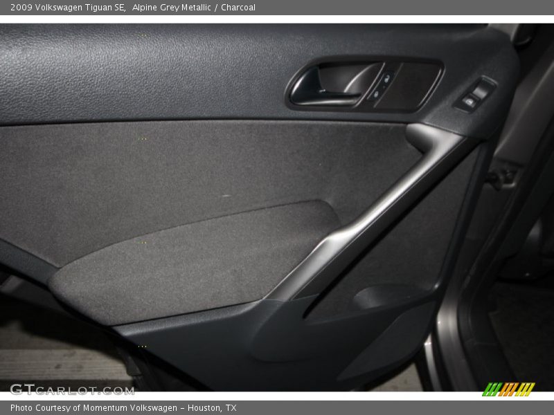 Alpine Grey Metallic / Charcoal 2009 Volkswagen Tiguan SE