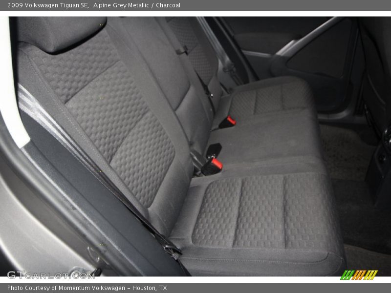 Alpine Grey Metallic / Charcoal 2009 Volkswagen Tiguan SE