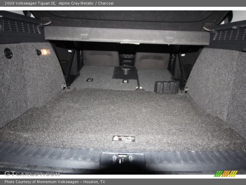 Alpine Grey Metallic / Charcoal 2009 Volkswagen Tiguan SE