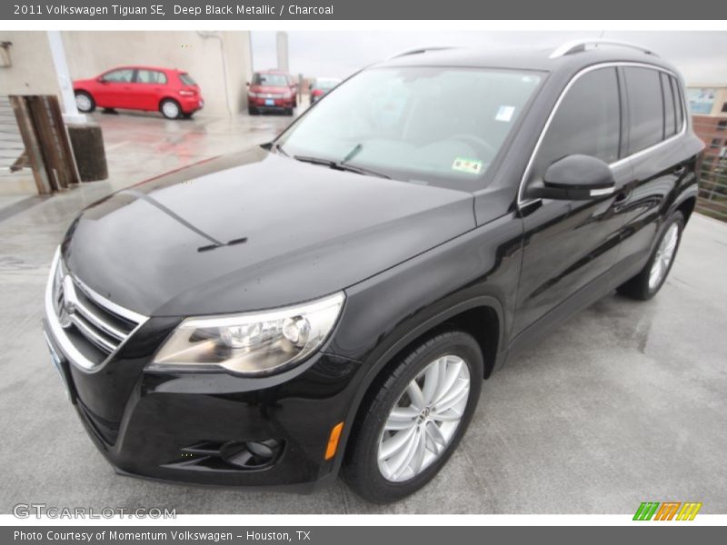 Deep Black Metallic / Charcoal 2011 Volkswagen Tiguan SE