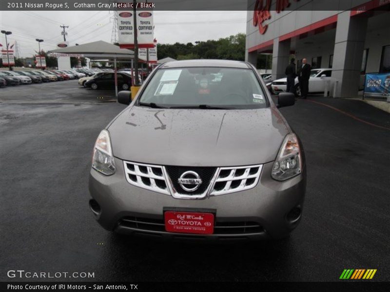 Gotham Gray Metallic / Black 2011 Nissan Rogue S