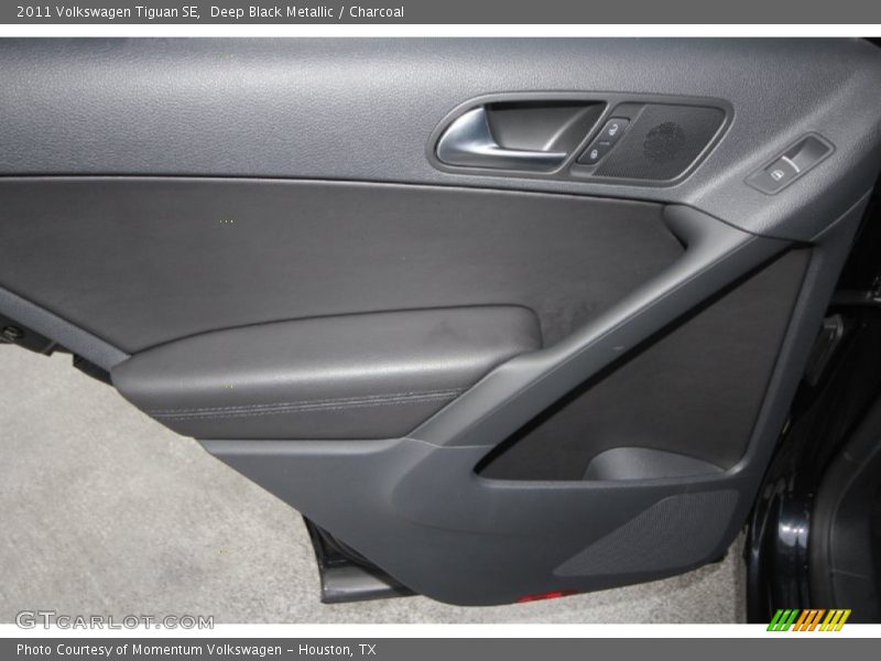 Deep Black Metallic / Charcoal 2011 Volkswagen Tiguan SE
