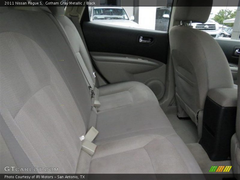 Gotham Gray Metallic / Black 2011 Nissan Rogue S