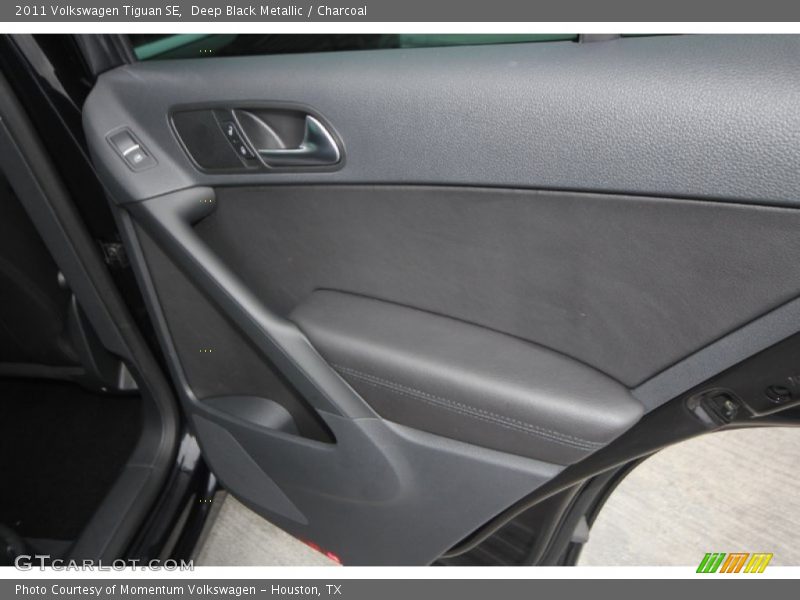 Deep Black Metallic / Charcoal 2011 Volkswagen Tiguan SE