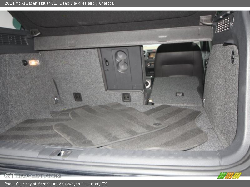Deep Black Metallic / Charcoal 2011 Volkswagen Tiguan SE