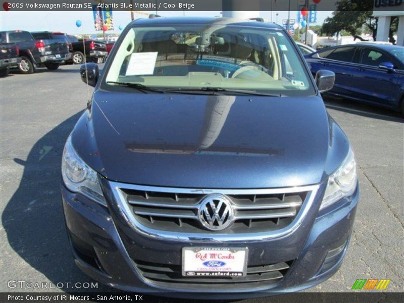 Atlantis Blue Metallic / Gobi Beige 2009 Volkswagen Routan SE