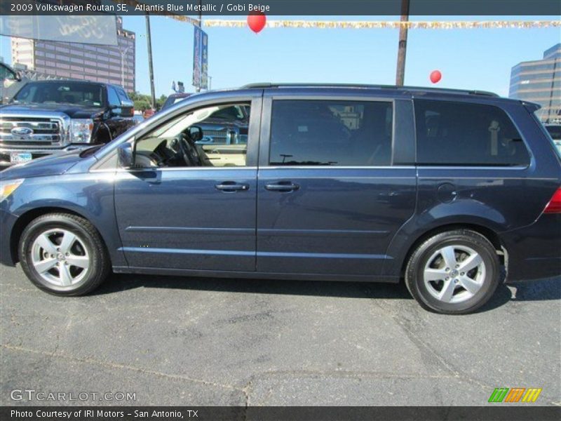 Atlantis Blue Metallic / Gobi Beige 2009 Volkswagen Routan SE