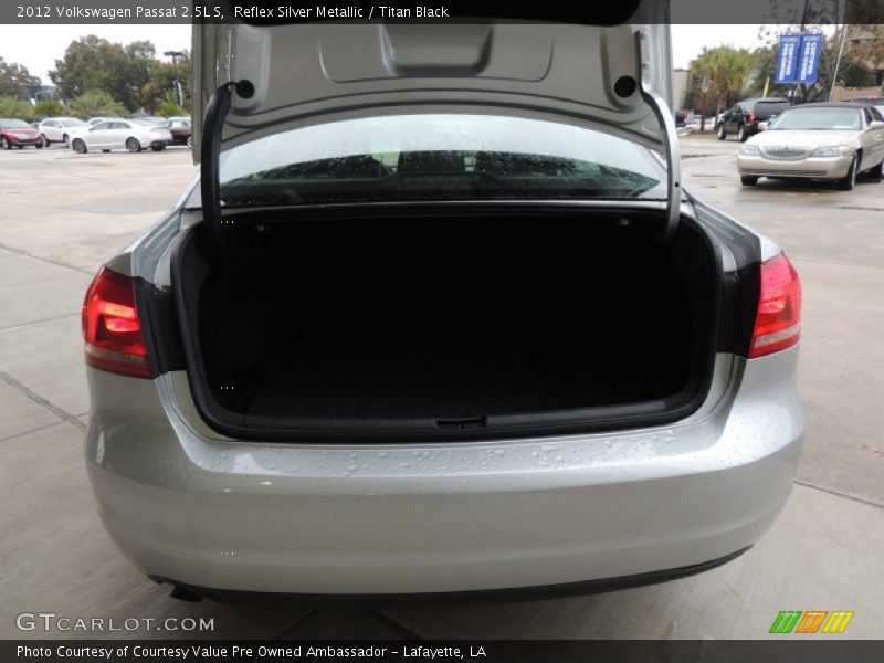 Reflex Silver Metallic / Titan Black 2012 Volkswagen Passat 2.5L S