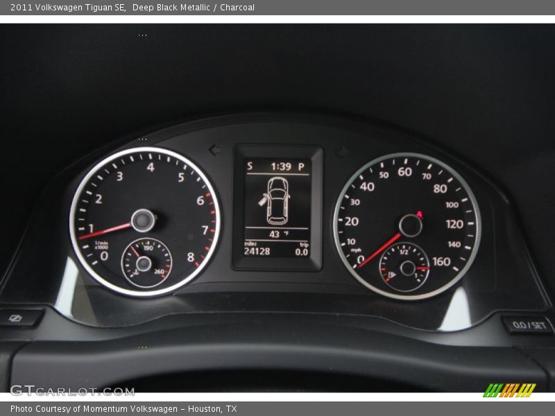 Deep Black Metallic / Charcoal 2011 Volkswagen Tiguan SE