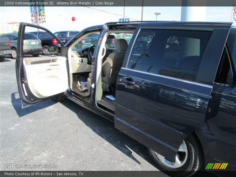 Atlantis Blue Metallic / Gobi Beige 2009 Volkswagen Routan SE
