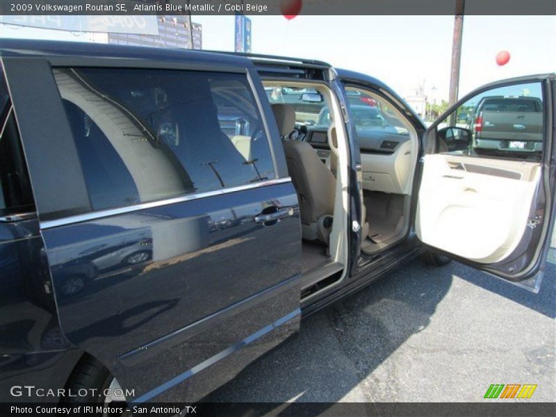 Atlantis Blue Metallic / Gobi Beige 2009 Volkswagen Routan SE
