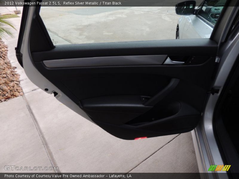 Reflex Silver Metallic / Titan Black 2012 Volkswagen Passat 2.5L S