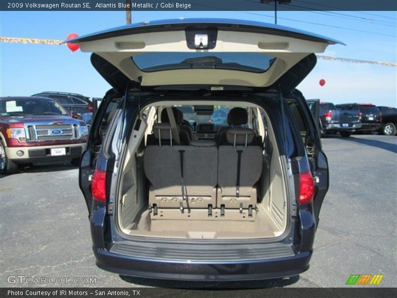 Atlantis Blue Metallic / Gobi Beige 2009 Volkswagen Routan SE