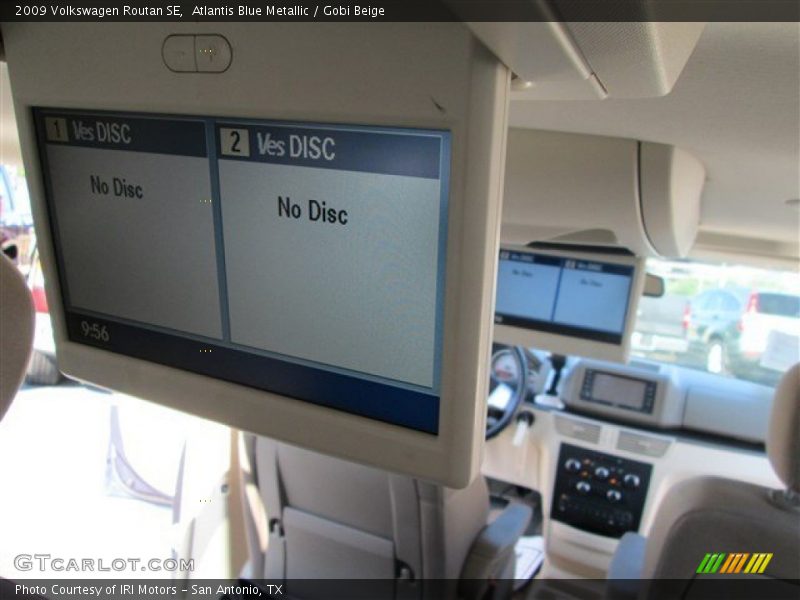 Atlantis Blue Metallic / Gobi Beige 2009 Volkswagen Routan SE