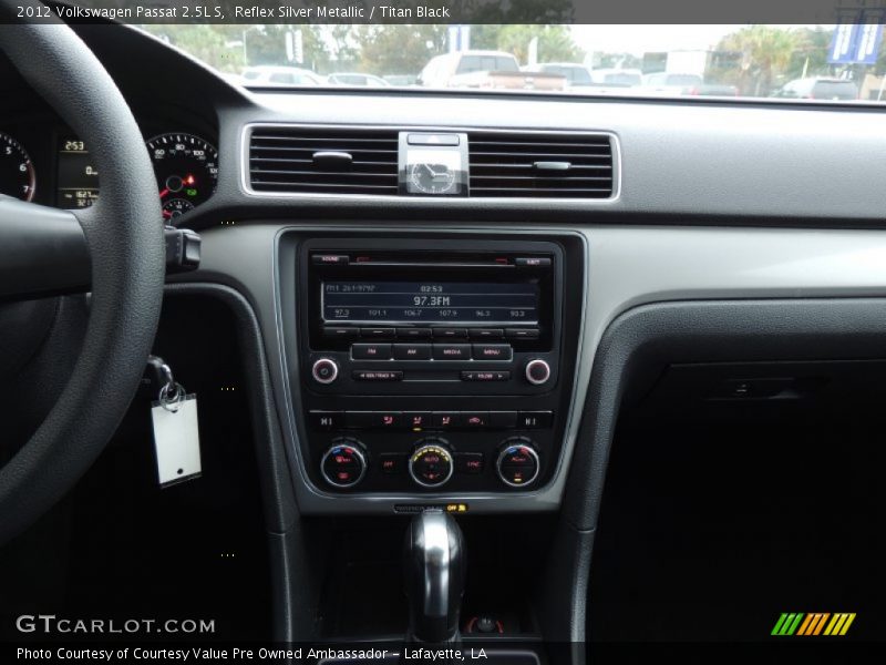 Reflex Silver Metallic / Titan Black 2012 Volkswagen Passat 2.5L S