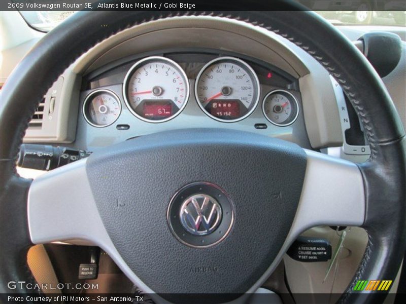 Atlantis Blue Metallic / Gobi Beige 2009 Volkswagen Routan SE