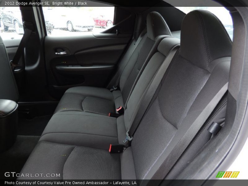 Bright White / Black 2012 Dodge Avenger SE