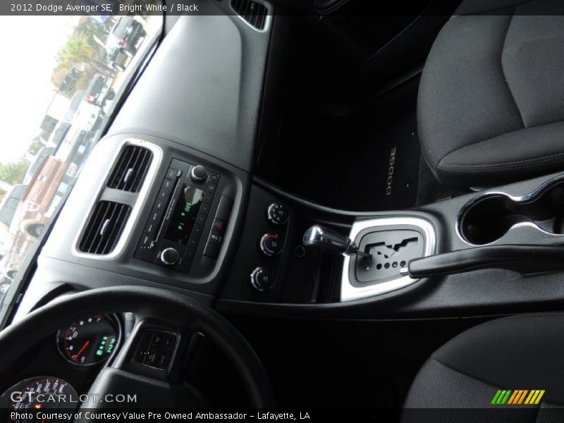 Bright White / Black 2012 Dodge Avenger SE