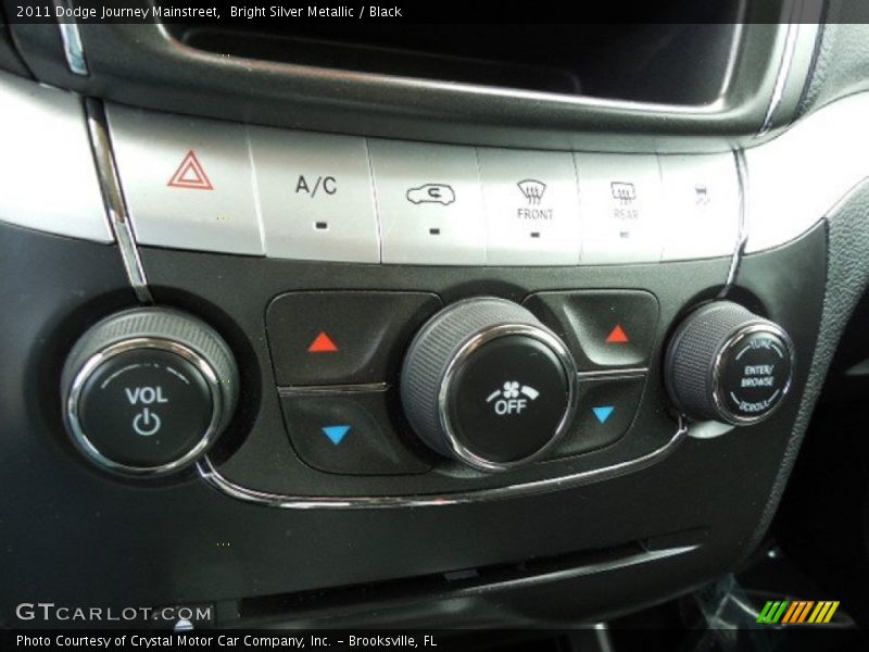 Bright Silver Metallic / Black 2011 Dodge Journey Mainstreet