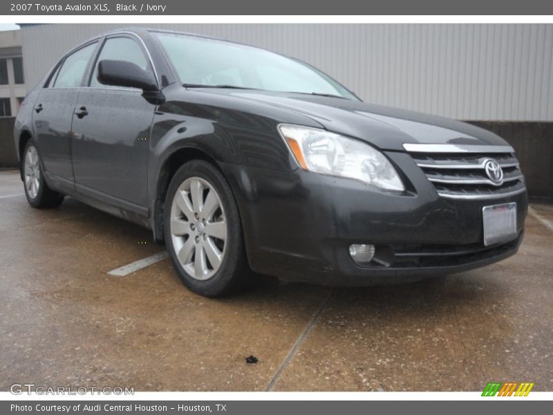 Black / Ivory 2007 Toyota Avalon XLS