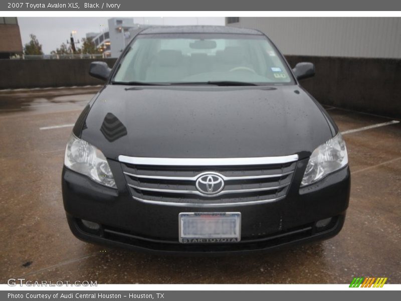 Black / Ivory 2007 Toyota Avalon XLS