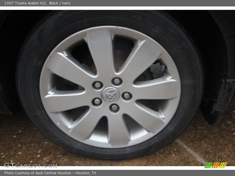 Black / Ivory 2007 Toyota Avalon XLS