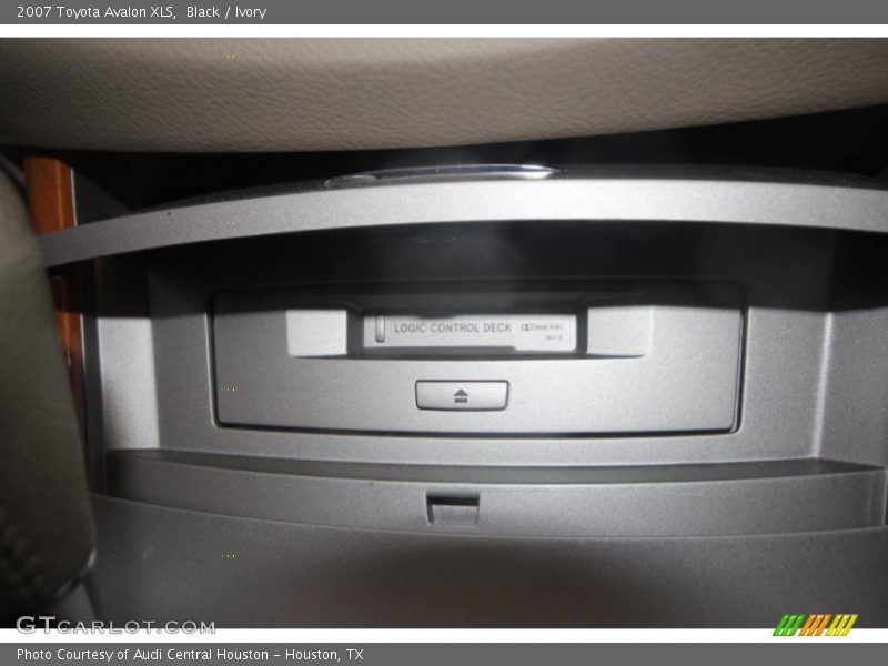 Black / Ivory 2007 Toyota Avalon XLS