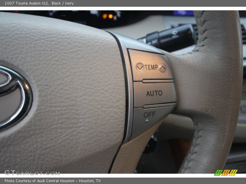 Black / Ivory 2007 Toyota Avalon XLS