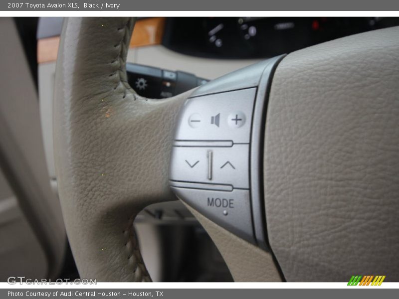 Black / Ivory 2007 Toyota Avalon XLS