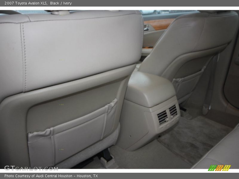 Black / Ivory 2007 Toyota Avalon XLS