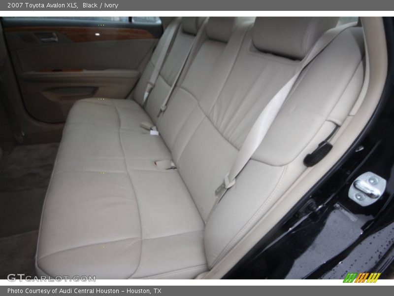 Black / Ivory 2007 Toyota Avalon XLS