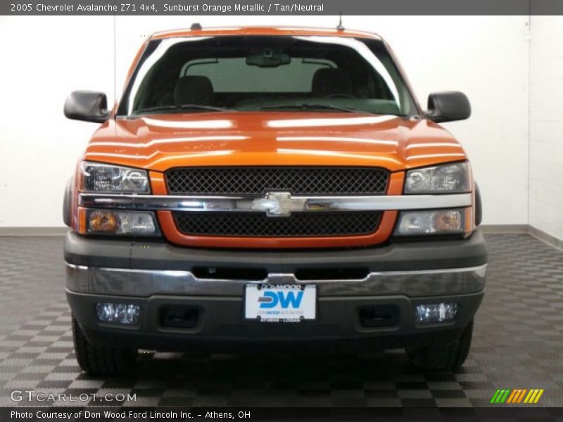 Sunburst Orange Metallic / Tan/Neutral 2005 Chevrolet Avalanche Z71 4x4