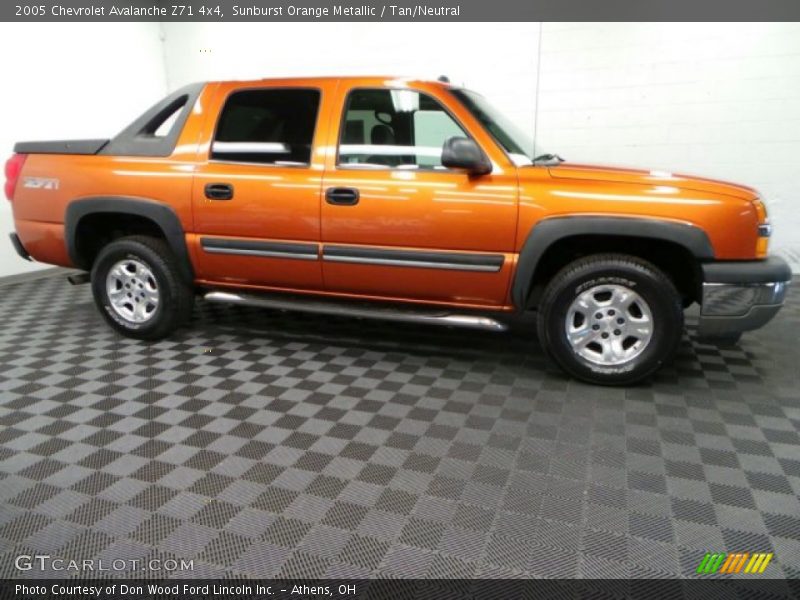 Sunburst Orange Metallic / Tan/Neutral 2005 Chevrolet Avalanche Z71 4x4