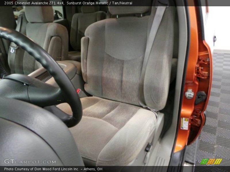 Sunburst Orange Metallic / Tan/Neutral 2005 Chevrolet Avalanche Z71 4x4