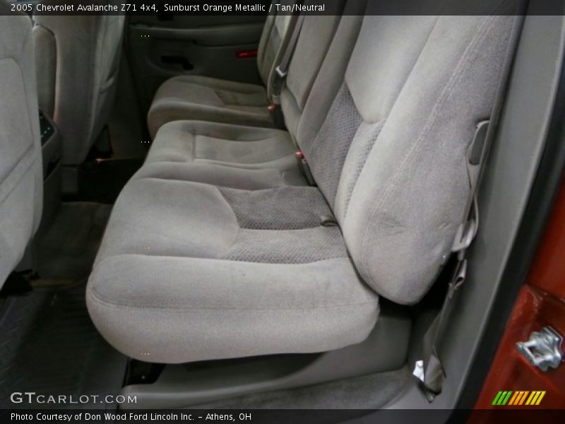 Sunburst Orange Metallic / Tan/Neutral 2005 Chevrolet Avalanche Z71 4x4