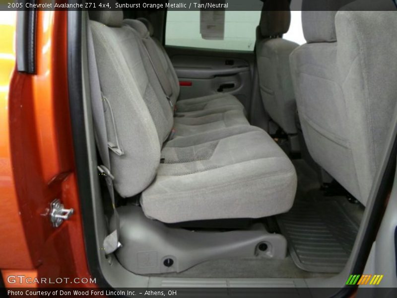 Sunburst Orange Metallic / Tan/Neutral 2005 Chevrolet Avalanche Z71 4x4
