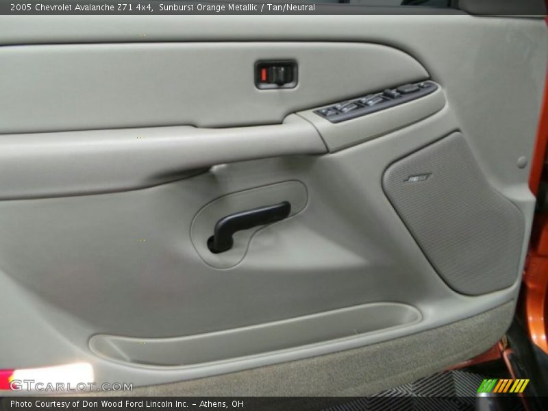 Sunburst Orange Metallic / Tan/Neutral 2005 Chevrolet Avalanche Z71 4x4