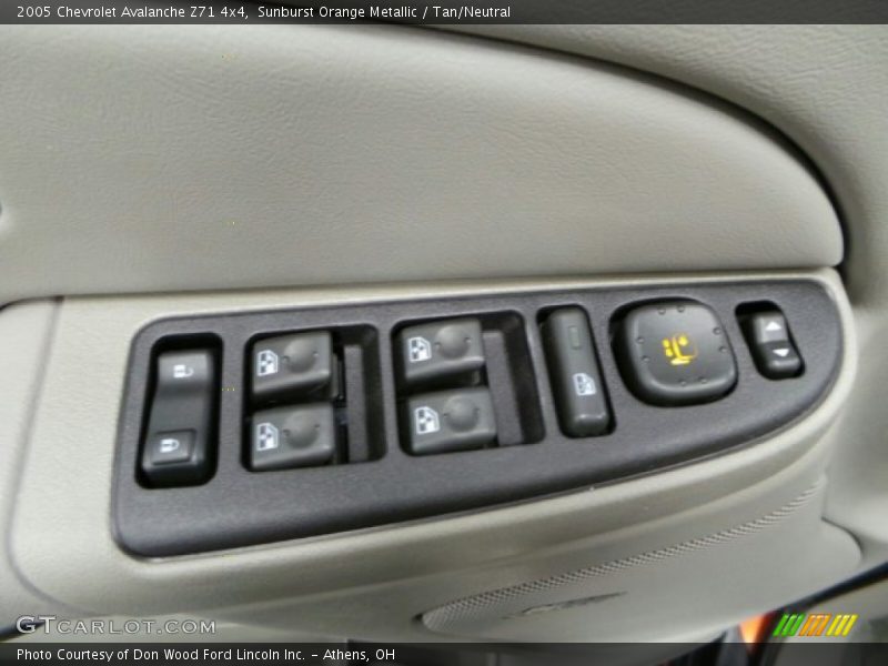 Sunburst Orange Metallic / Tan/Neutral 2005 Chevrolet Avalanche Z71 4x4