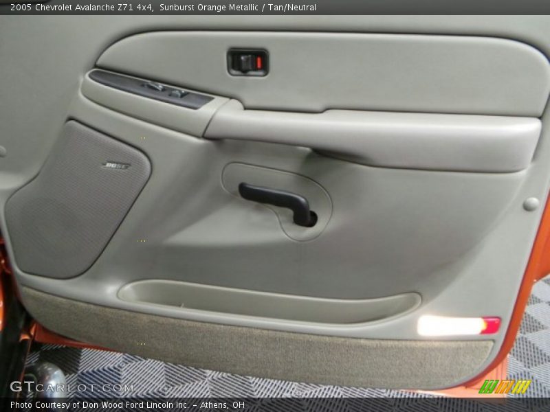 Sunburst Orange Metallic / Tan/Neutral 2005 Chevrolet Avalanche Z71 4x4