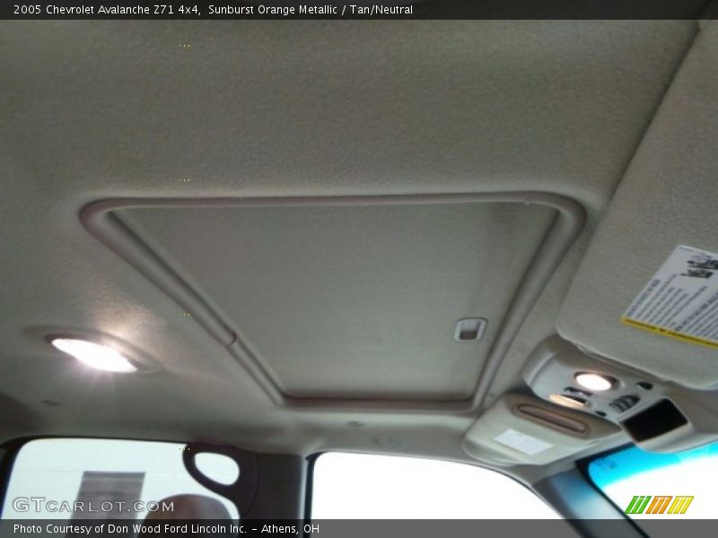 Sunburst Orange Metallic / Tan/Neutral 2005 Chevrolet Avalanche Z71 4x4