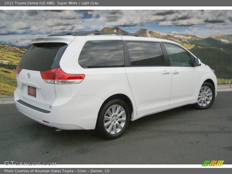 Super White / Light Gray 2013 Toyota Sienna XLE AWD