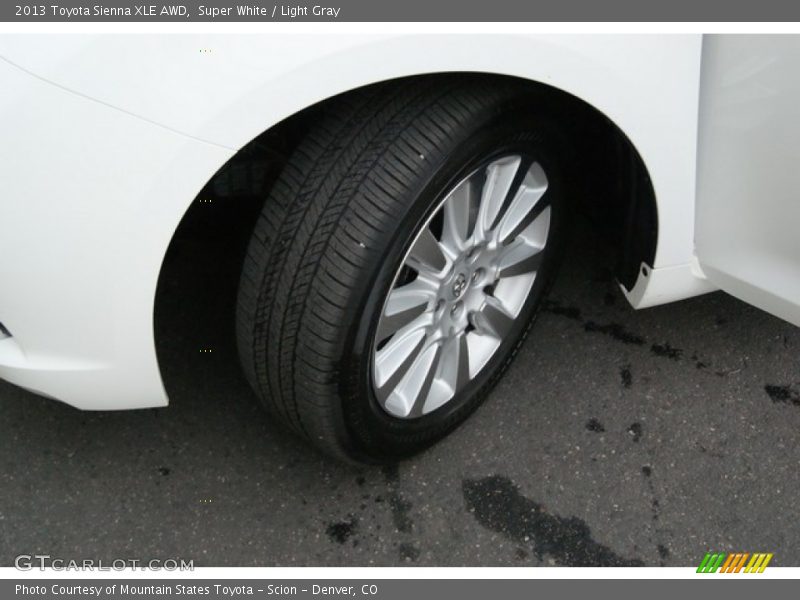 Super White / Light Gray 2013 Toyota Sienna XLE AWD
