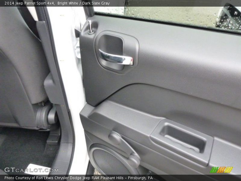 Bright White / Dark Slate Gray 2014 Jeep Patriot Sport 4x4