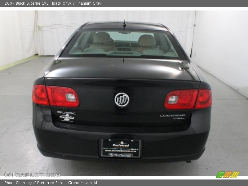 Black Onyx / Titanium Gray 2007 Buick Lucerne CXL